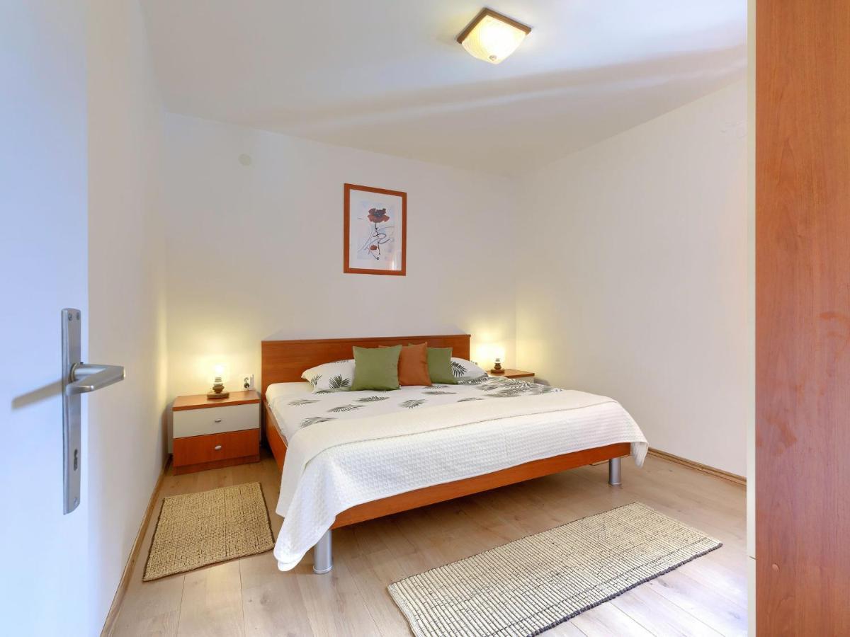 Apartment Zrinka-2 By Interhome โปเรช ภายนอก รูปภาพ
