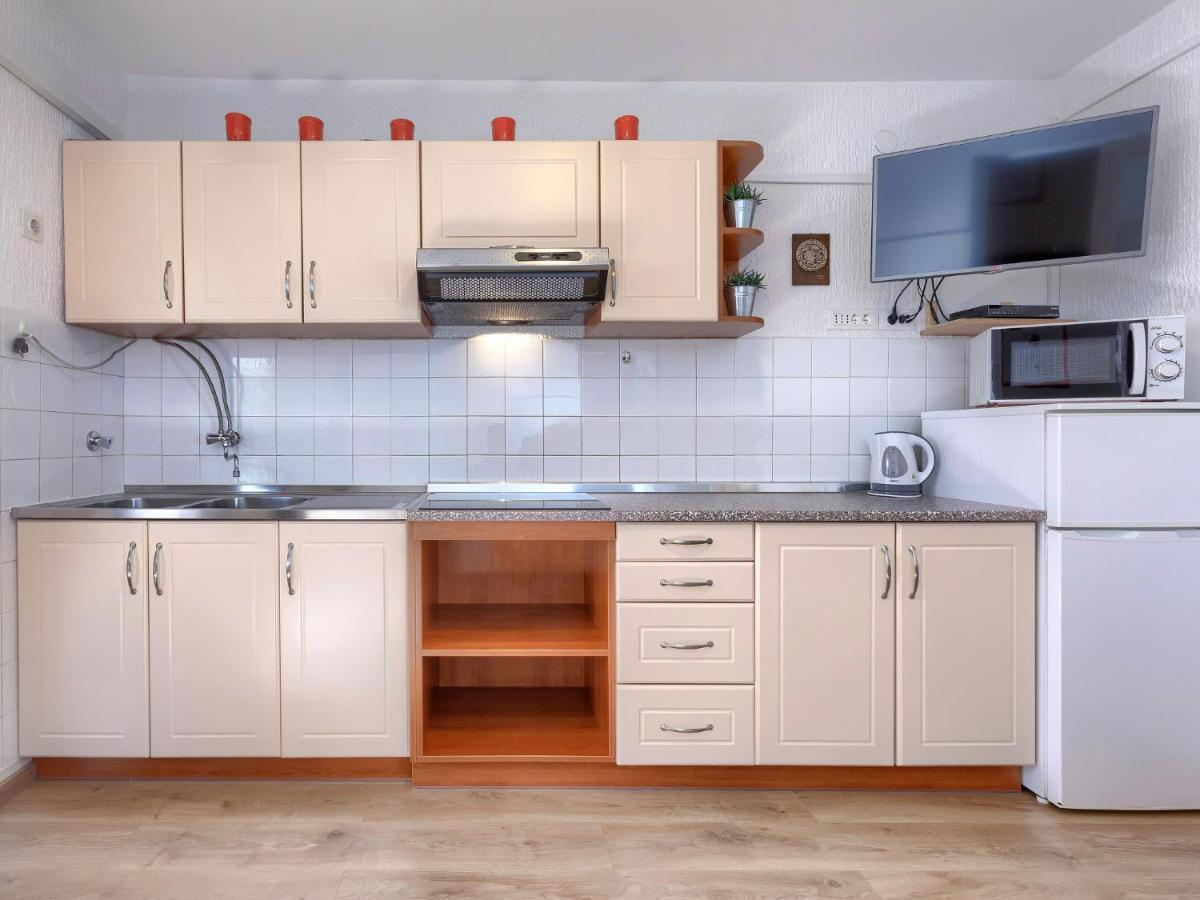 Apartment Zrinka-2 By Interhome โปเรช ภายนอก รูปภาพ